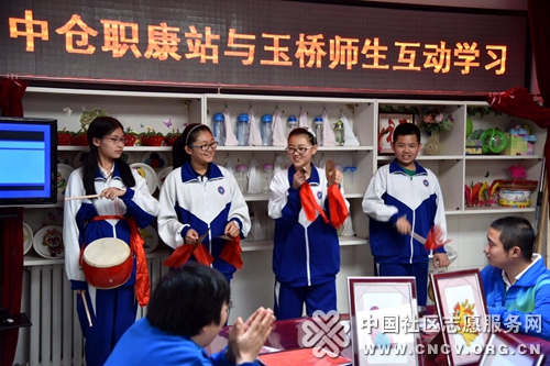 表演.jpg